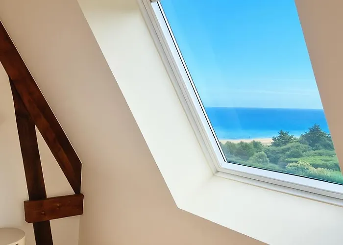 La Sauvagere - Art Deco Face A Omaha Villa