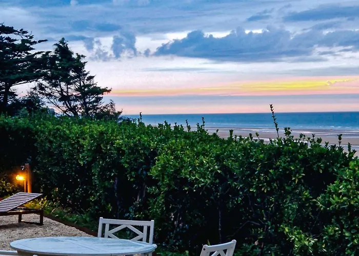 La Sauvagere - Art Deco Face A Omaha Villa