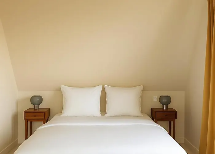 La Sauvagere - Art Deco Face A Omaha Villa *