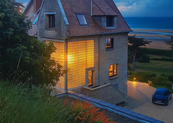 La Sauvagere - Art Deco Face A Omaha Villa